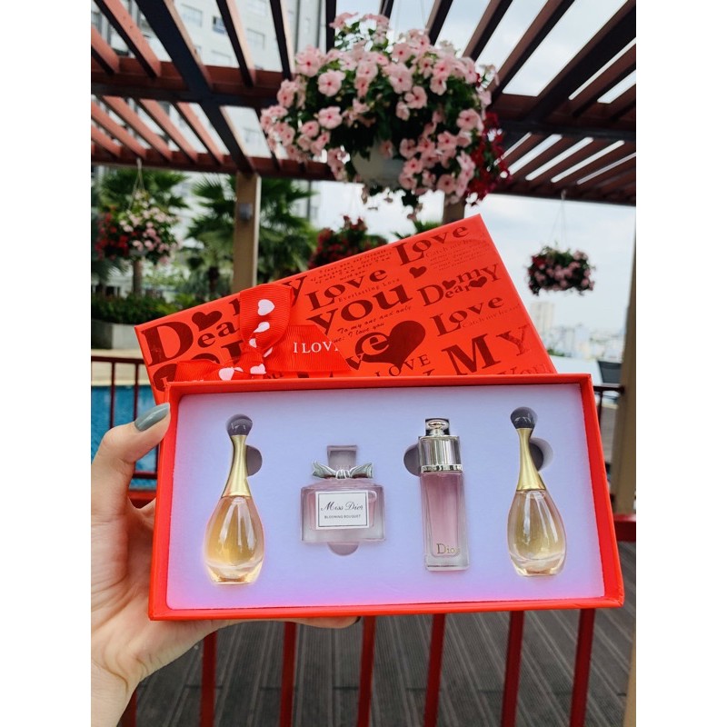 nước hoa set Set mini Dior 4c PHIÊN BẢN MỚI!! Trời ơi nó đẹp xĩu 🌸🌸🌸💋