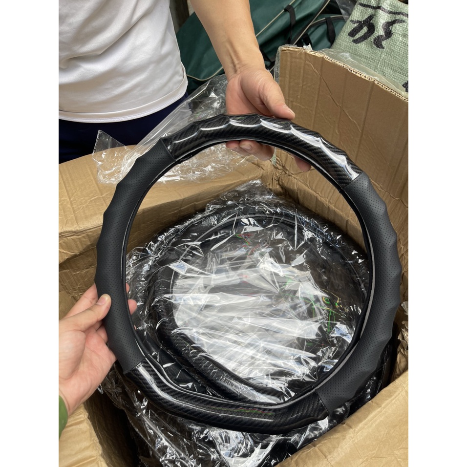 Bọc vô lăng ,bọc tay lái chữ D Size M, đường kính 38cm vừa cho Kia Seltos,XL7, Almera... mẫu Xoắn