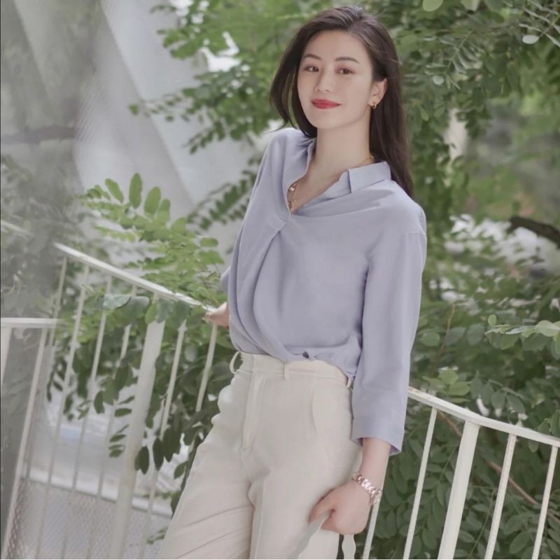 Áo Sơ Mi Uniqlo Cổ Chữ V