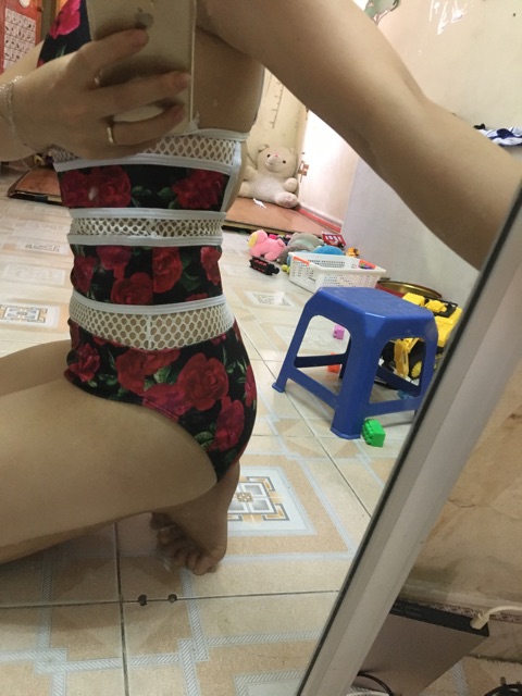 Hình thật-Bikini liền thân hoa hồng viền ren siêu đẹp