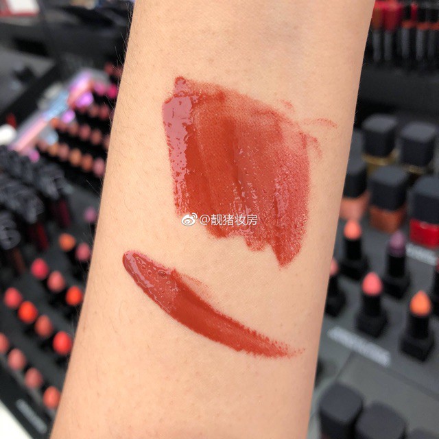 Son bóng NARS Lip Gloss Màu Aragon & No Regrets