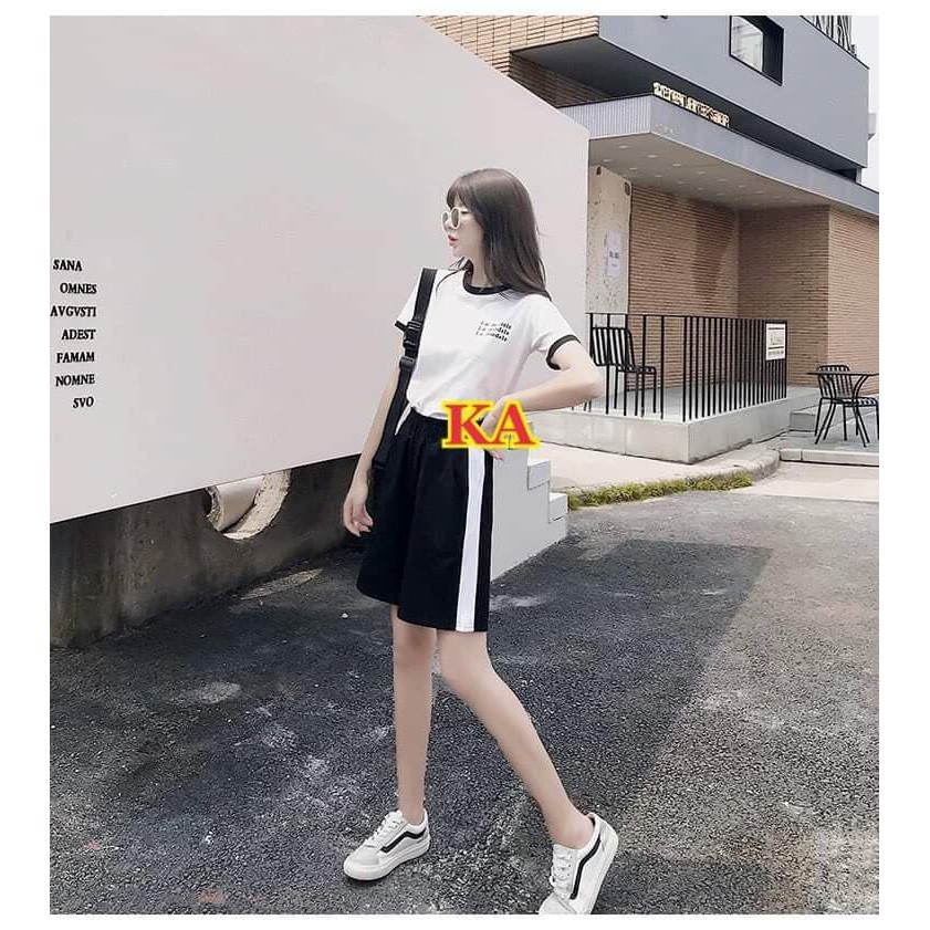 Bộ đồ nữ viền cổ