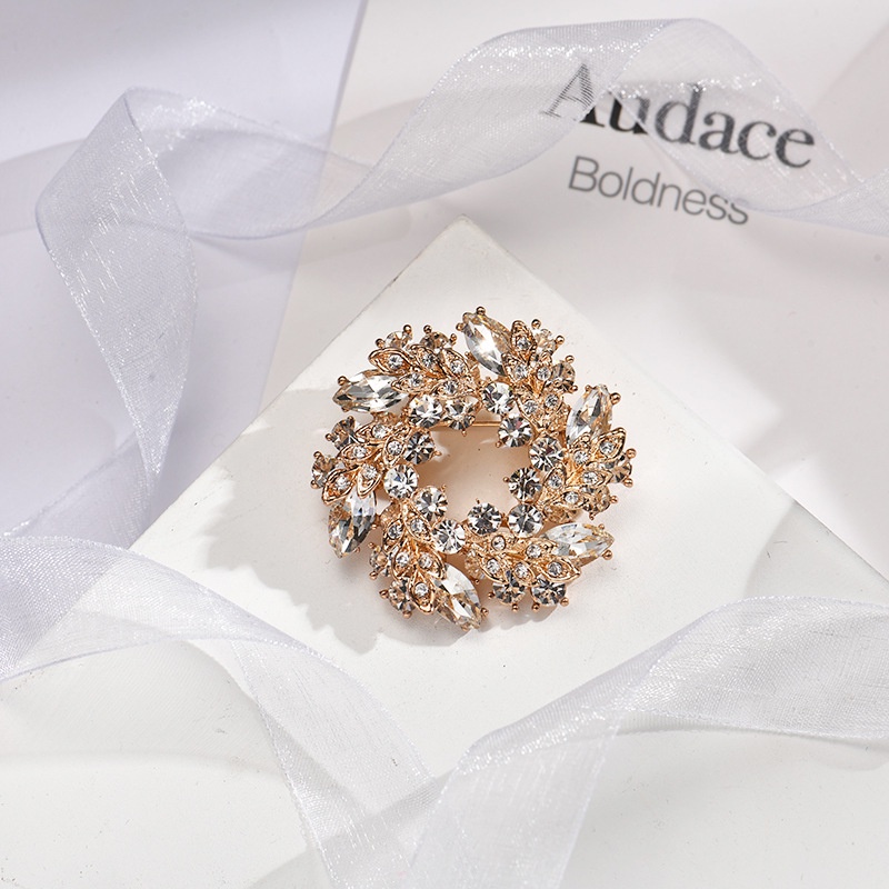 Ghim Cài Áo Hình Vòng Hoa Đính Đá Pha Lê Sáng Tạo Thanh Lịch Sang Trọng Cho Nữ