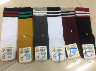 Tất dài mặc váy cho bé gái