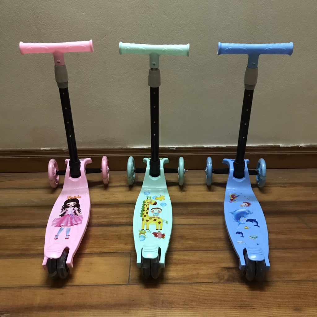 XE TRƯỢT SCOOTER MẪU 02 MỚI CÓ BÁNH XE PHÁT SÁNG MỚI, HÌNH NGỘ NGHĨNH, CHO BÉ TỪ 2-8 TUỔI