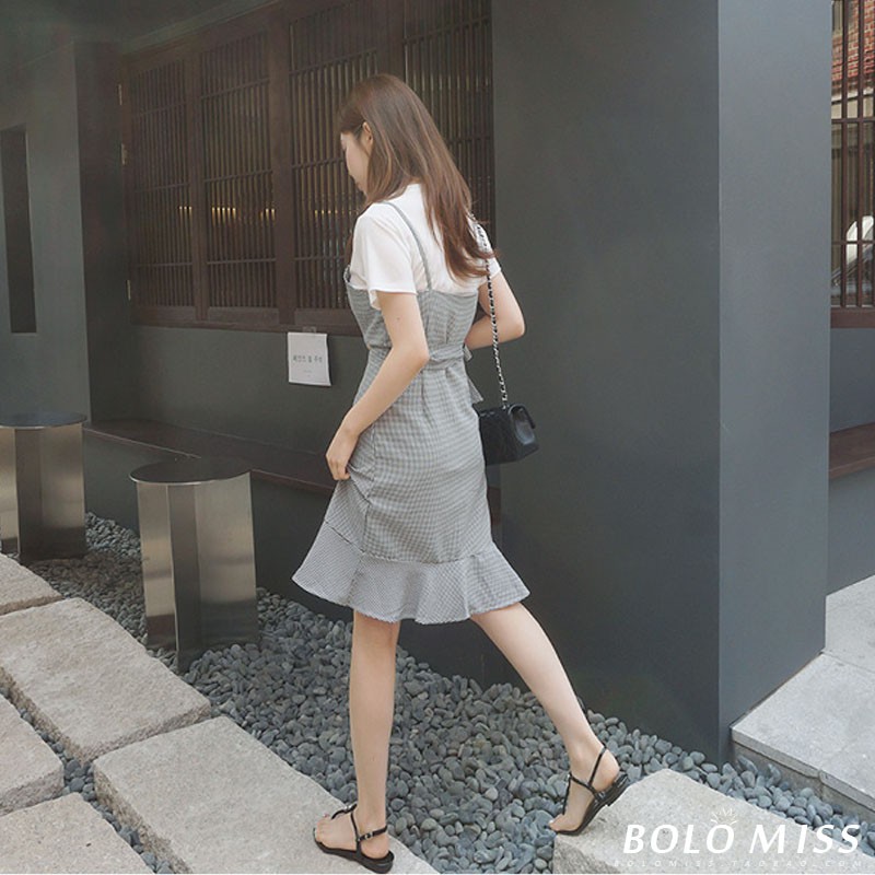 Váy yếm caro nhí lệch tà (có sẵn)