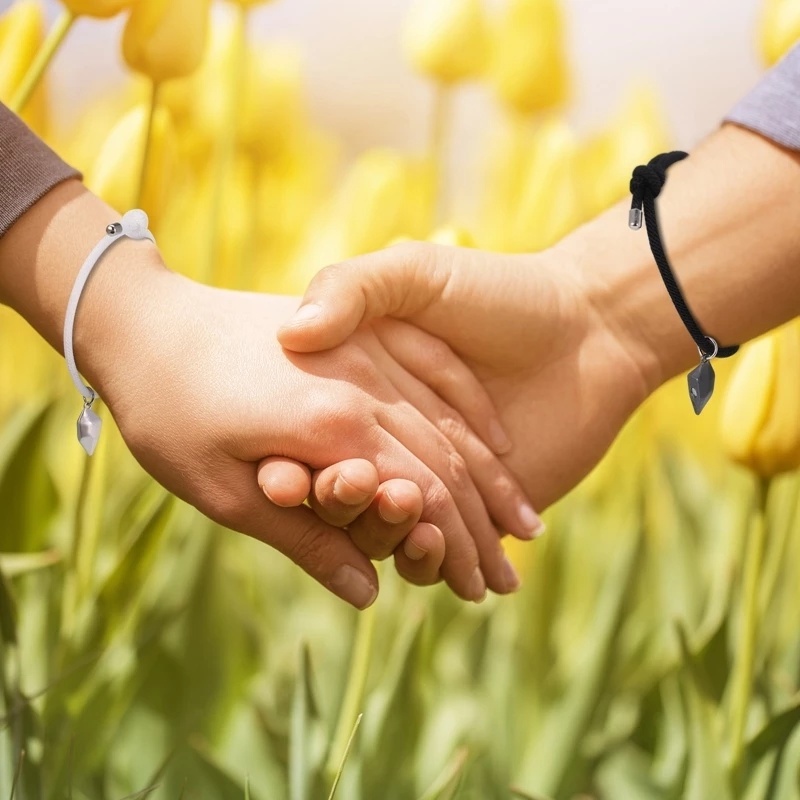 Set 2 Vòng Tay Dây Bện Mặt Kim Loại Hình Trái Tim Cho Cặp Đôi