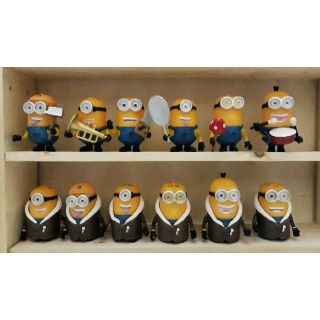 Mô hình Minions quậy phá. (12 mẫu)