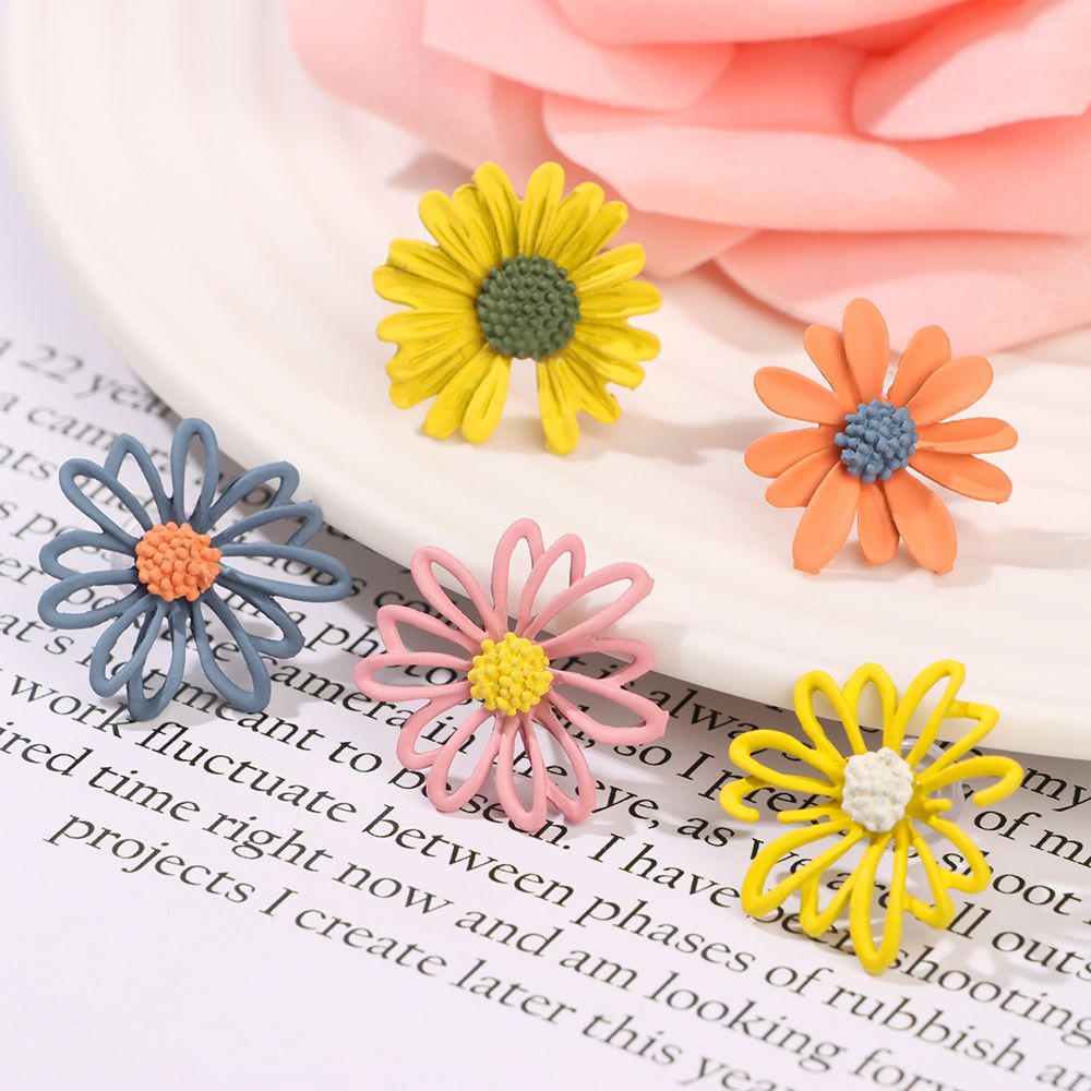 Bông Tai Hình Hoa Cúc Nhỏ Dễ Thương Phong Cách Hàn Quốc Cho Nữ