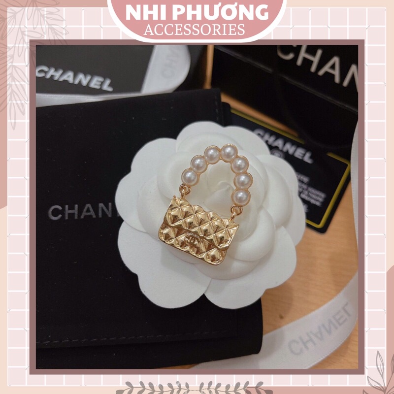 Tag cài áo vest túi chanel