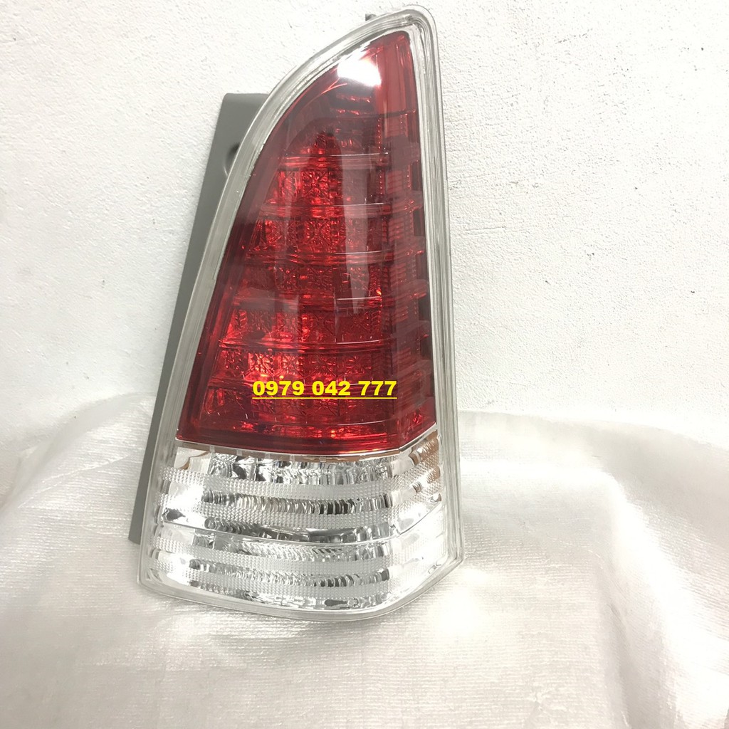 Đèn hậu Toyota Innova 2010