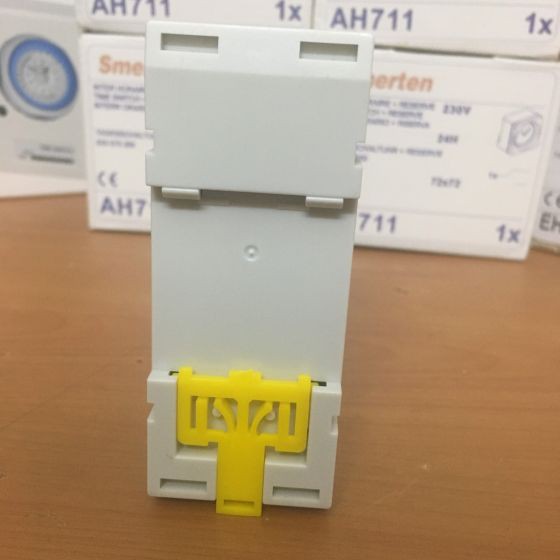 CÔNG TẮC THỜI GIAN (TIMER) 24H AHC15A