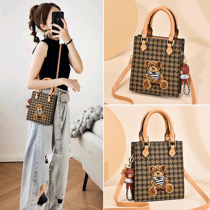 Túi đeo chéo CHUWANGLIN mini họa tiết gấu thời trang cho nữ
