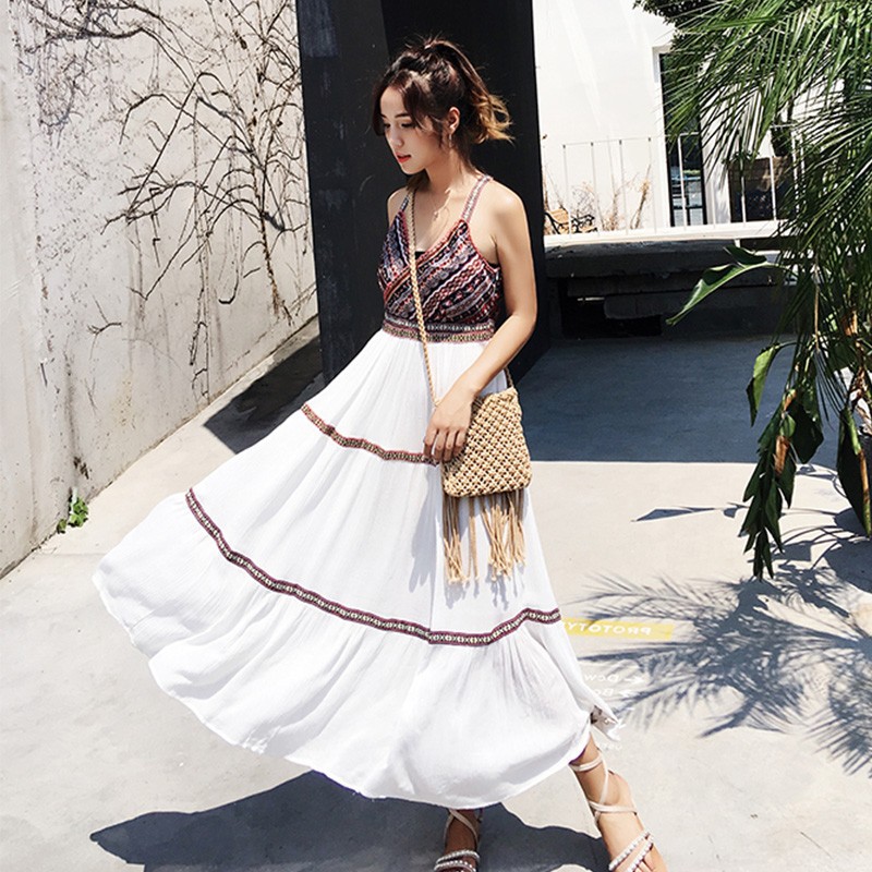 (SẴN) Váy / đầm trắng 2 dây họa tiết thổ cẩm dáng xòe dễ thương thời trang đi biển hè V00080 | BigBuy360 - bigbuy360.vn