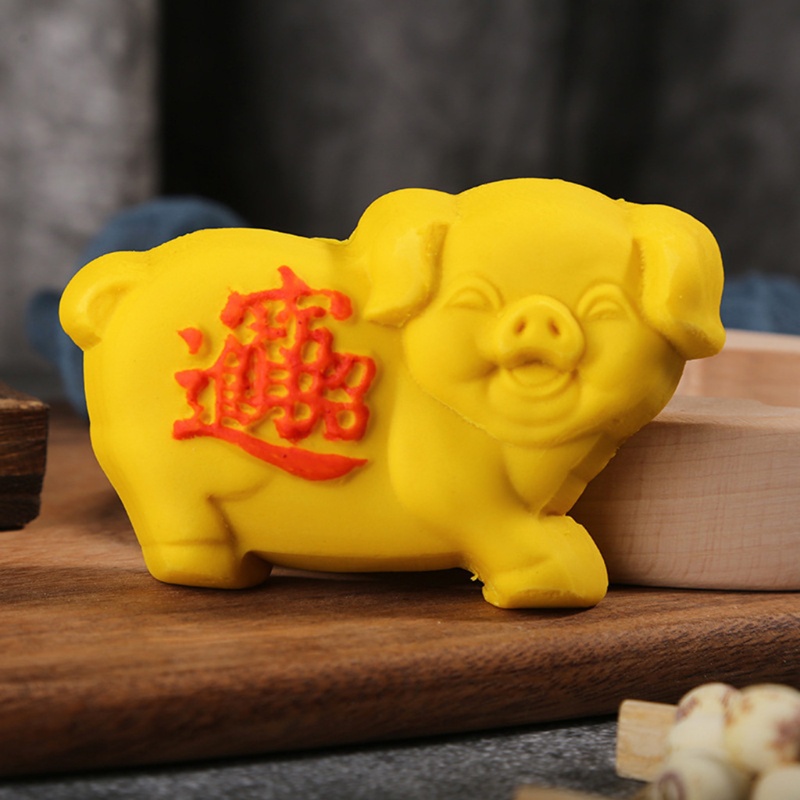 Khuôn Làm Bánh Trung Thu Hình Chú Heo Bằng Gỗ Dễ Thương