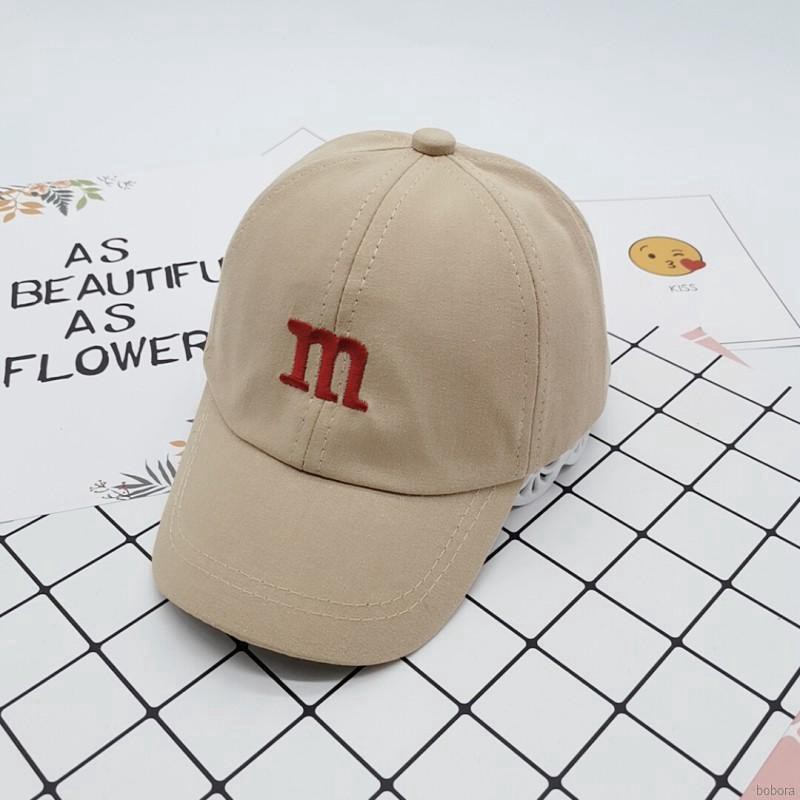 Mũ lưỡi trai thêu chữ M cho bé