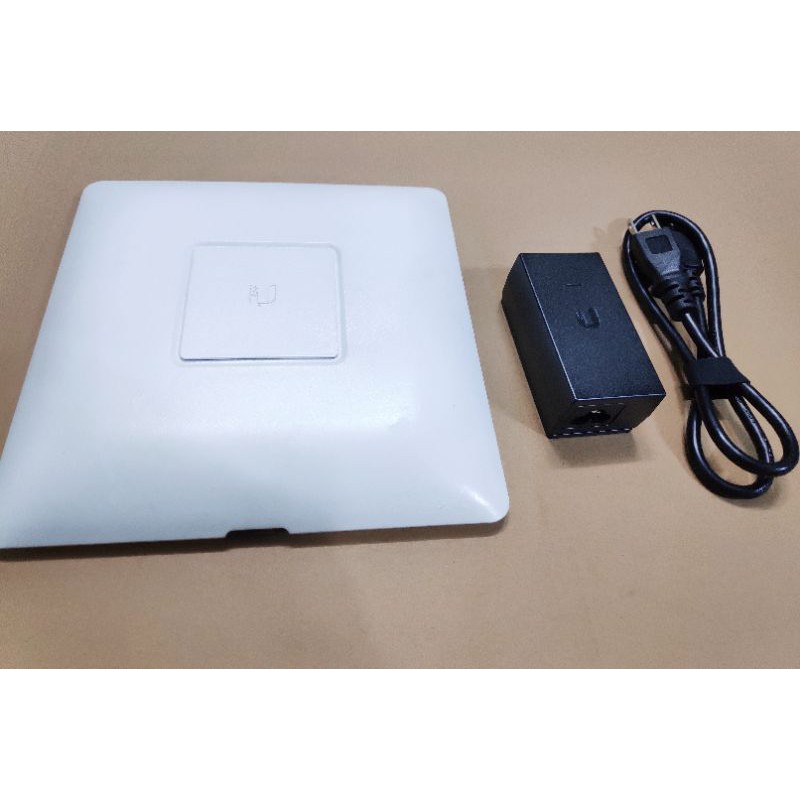 🩸[CHÍNH HÃNG]🩸Bộ phát WIFI UniFi AP-AC Chuẩn Wifi AC Tốc Độ 1750Mp - Hàng USA - sức tải 200 máy | BigBuy360 - bigbuy360.vn