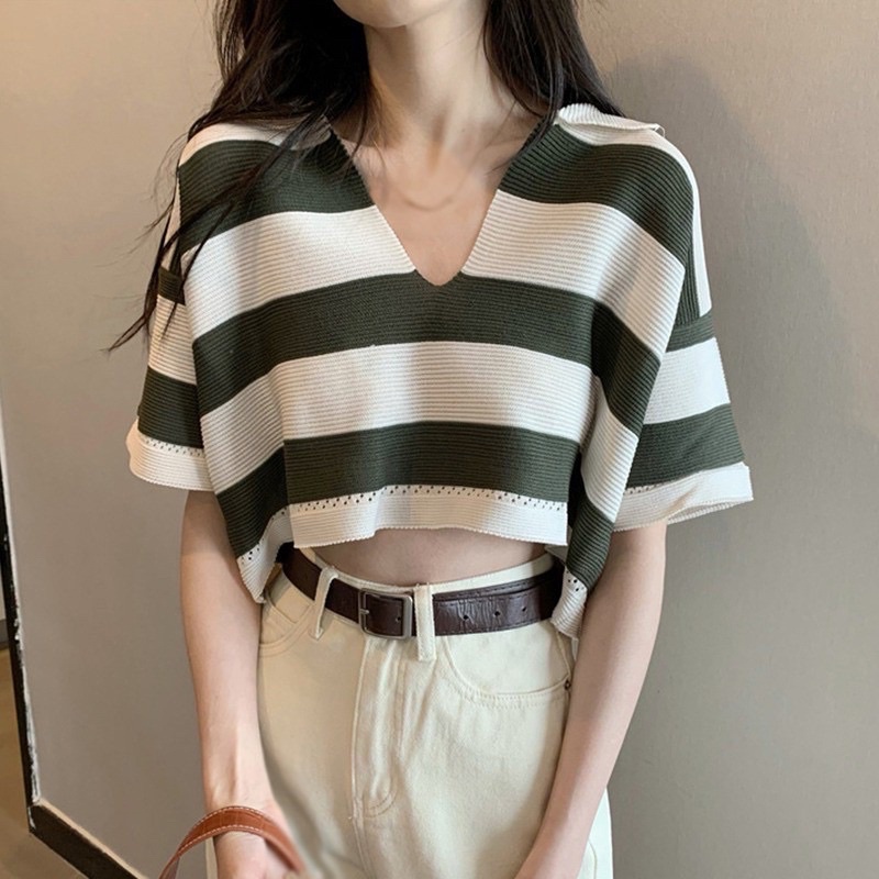 Áo len kẻ croptop dáng rộng cộc tay