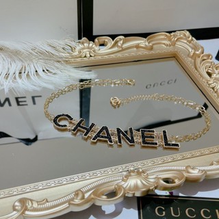 Chocker cổ chữ ch.a.e.l.