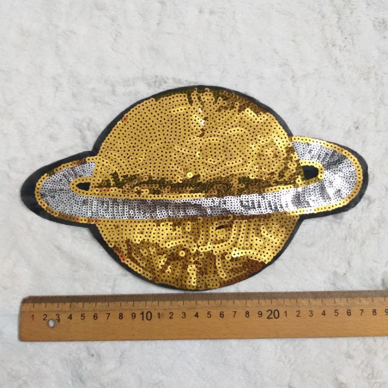 Hình may trang trí.