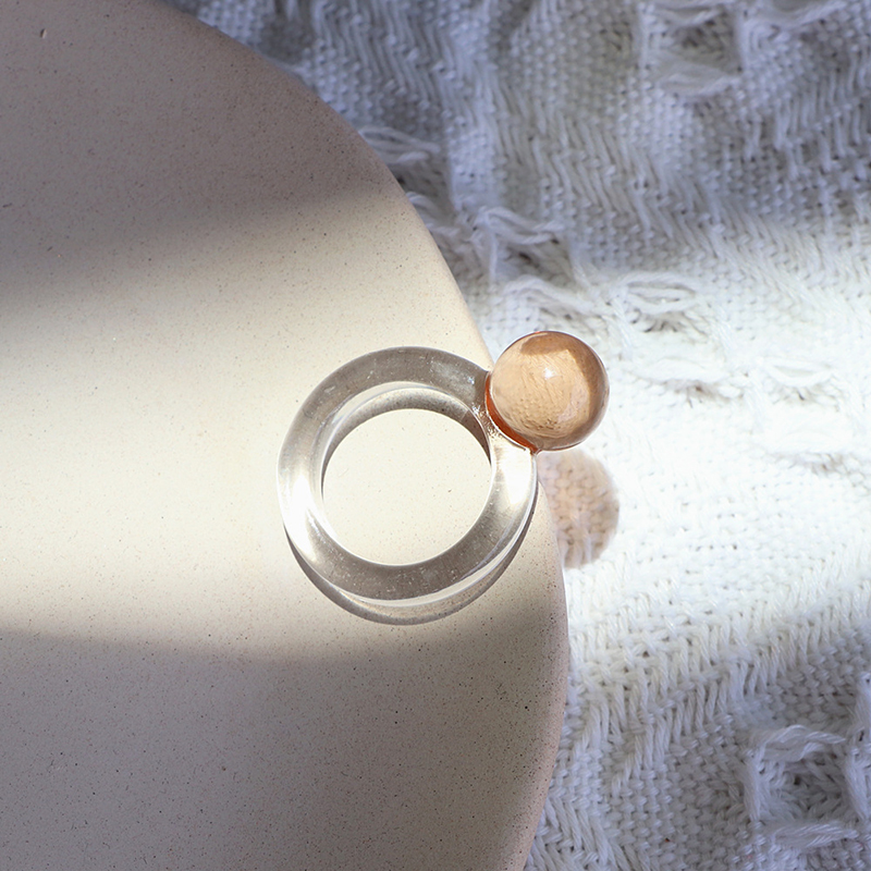 Nhẫn thủy tinh trong suốt dạng hình cầu nhiều màu sắc