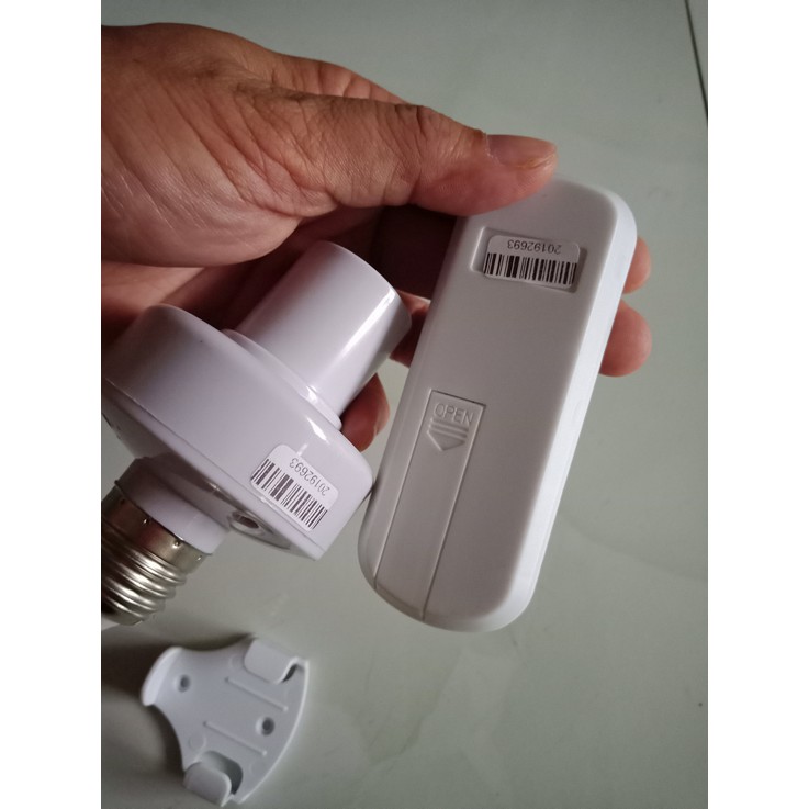 Combo 2 Đui đèn Điều khiển từ xa bằng Remote, sóng rf xuyên tường