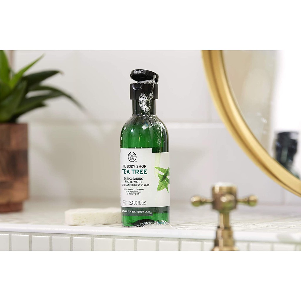 Sữa rửa mặt dạng gel The Body Shop Tea Tree Skin Clearing Facial Wash 250ml