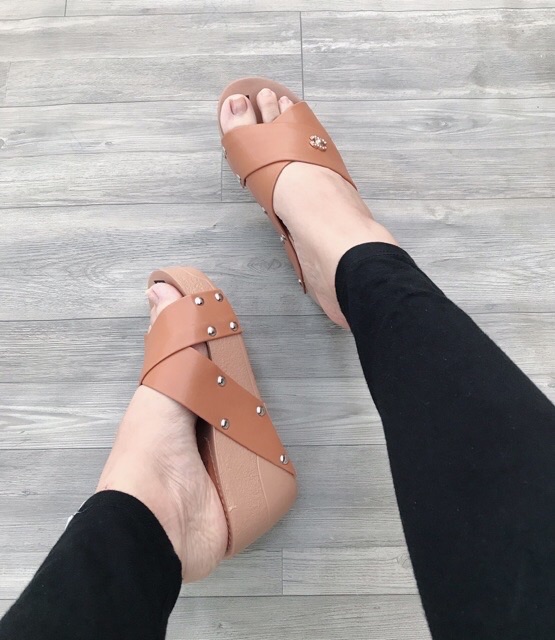 Dép đế xuồng quai chéo gẵn chữ x, cao 7cm siêu nhẹ