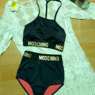 Bikini viền chữ moschino cạp cao (ảnh thật trang kế)
