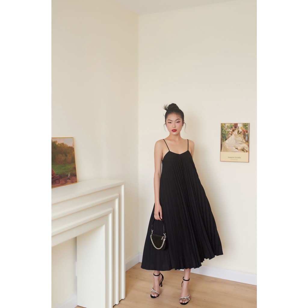 TUBYCATU | Đầm đen midi pleated