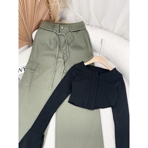 SÉT QUẦN KAKI HỘP CROPTOP ĐEN