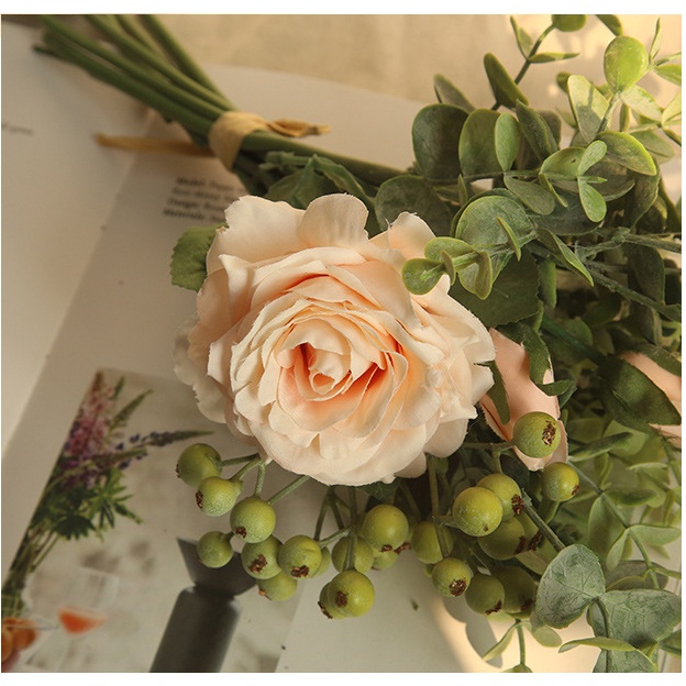 Cành hoa hồng đựng trong hộp giấy trang trí phòng (1 cành )