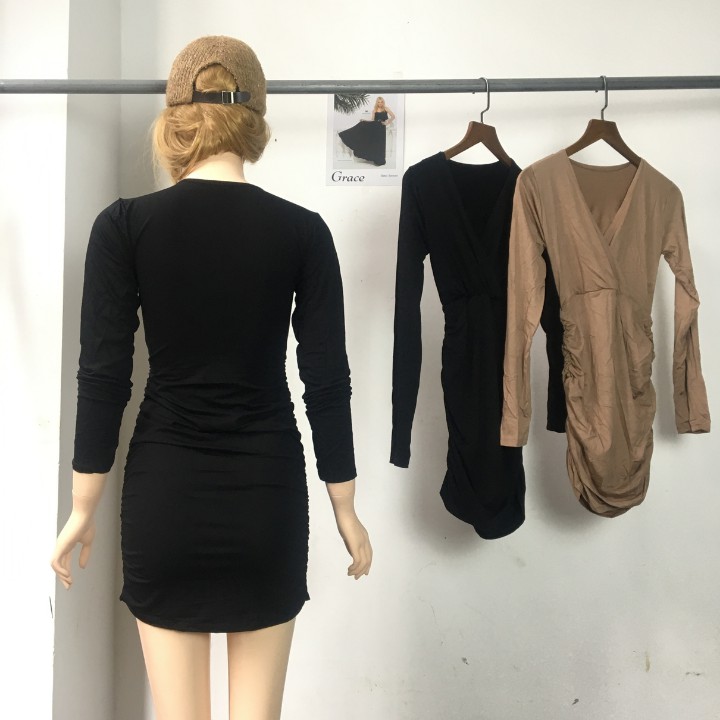 Đầm body tay dài cổ V vạt xéo nhún hông