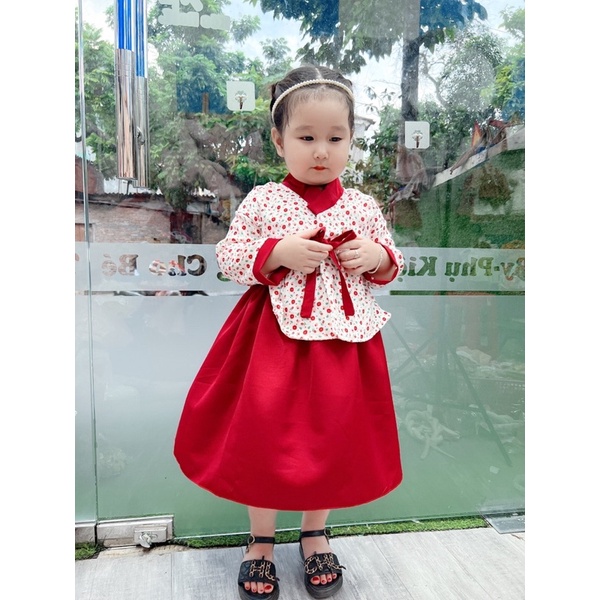 Hanbok đỏ cho bé
