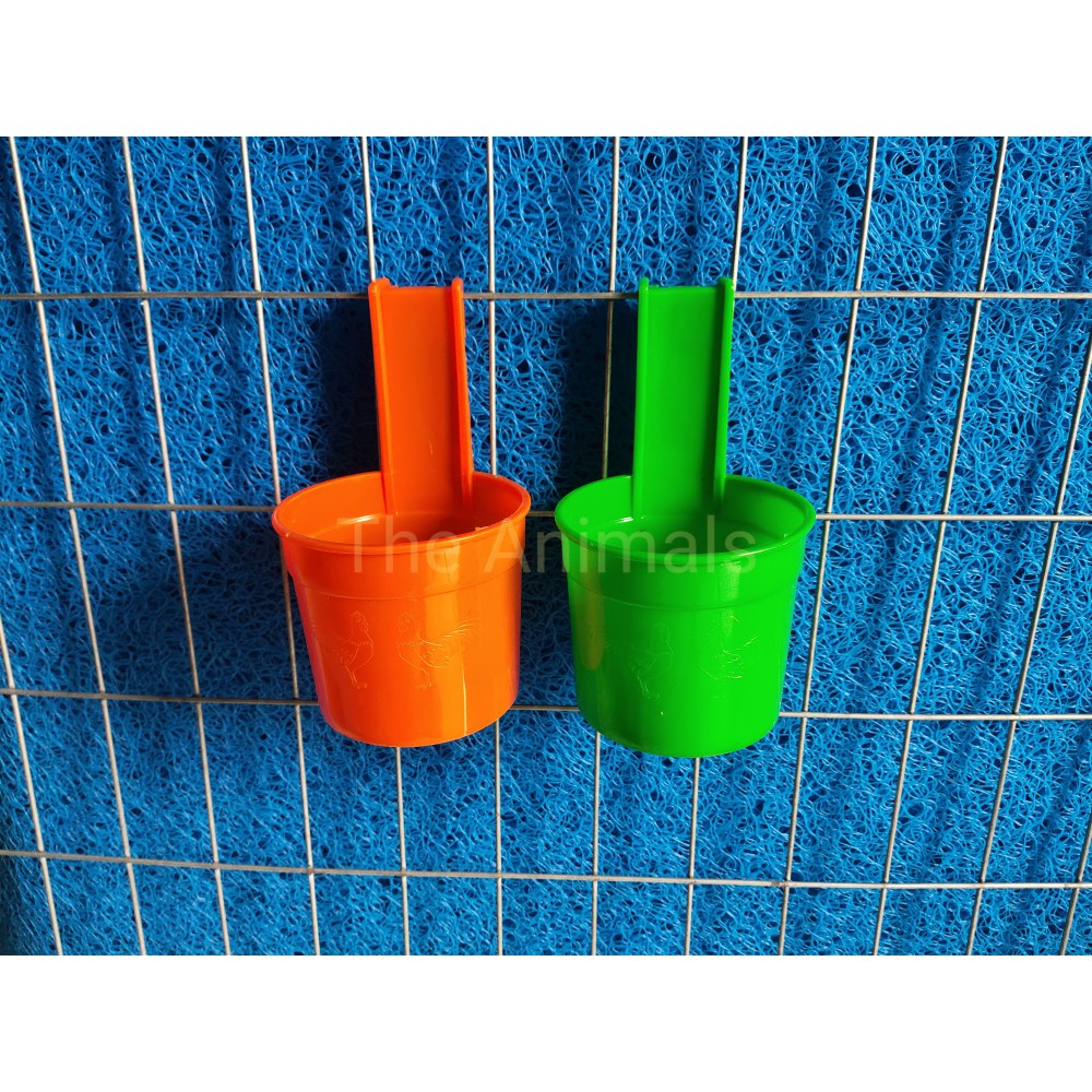 Quặng đựng thức ăn, nước uống cho gà, chim, vẹt,... (0.5 lit)