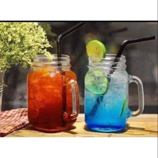 Cốc thủy tinh có quai cầm và nắp đậy
có lỗ cắm ống hút