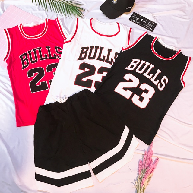 Set bộ quần sooc V kèm áo thun Bull 23