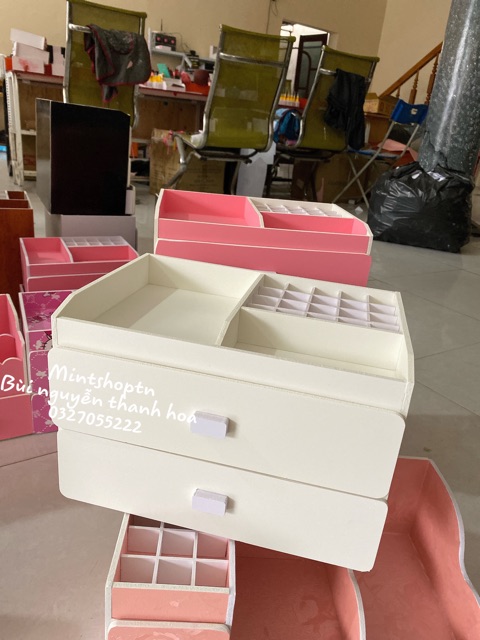 Tủ đựng mỹ phẩm 3 tầng trắng 30cm