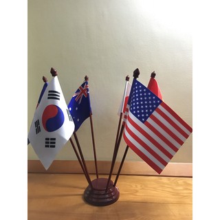 cờ để bàn đế sáu cờ gỗ