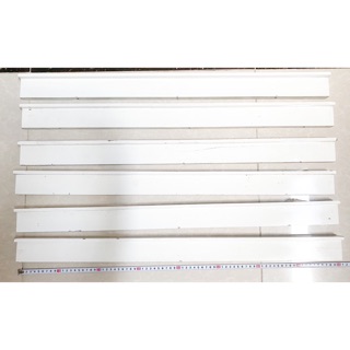 Thanh gỗ L để nước hoa/nail