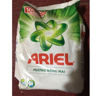 Bột giặt Ariel hương Nắng mai 800g