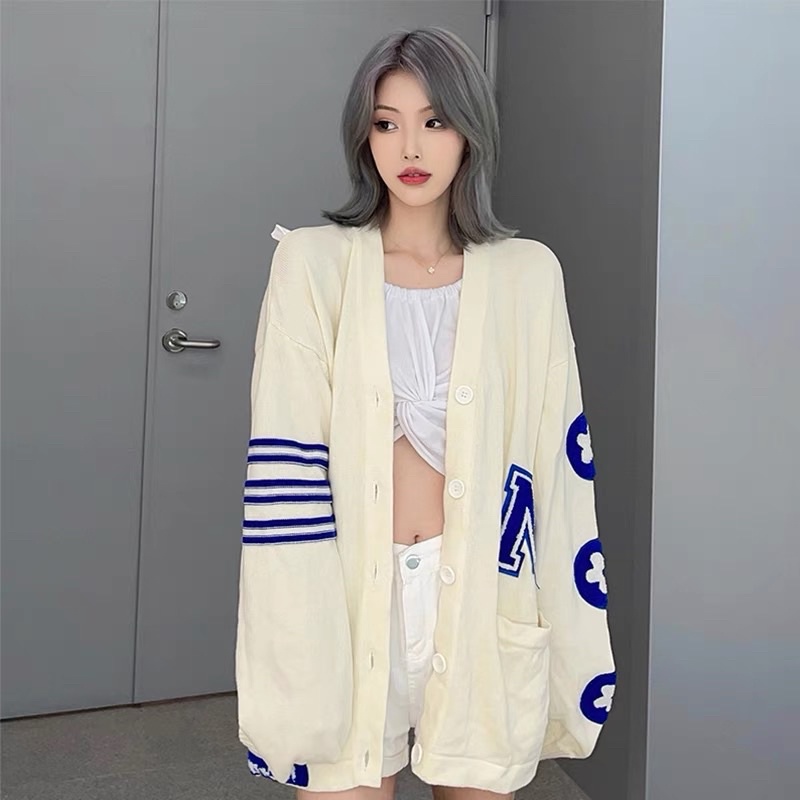 Set 3 Món Len Cardigan Form Rộng Màu Kem Và Áo Croptop Kèm Chân Váy Tennis Thời Trang