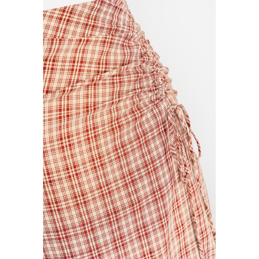 Chân váy xẻ dài nữ MADELEN màu kẻ phối rút nhún cá tính | BigBuy360 - bigbuy360.vn