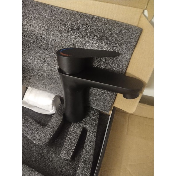 Lavabo chiếc lá đồng thau nóng lạnh