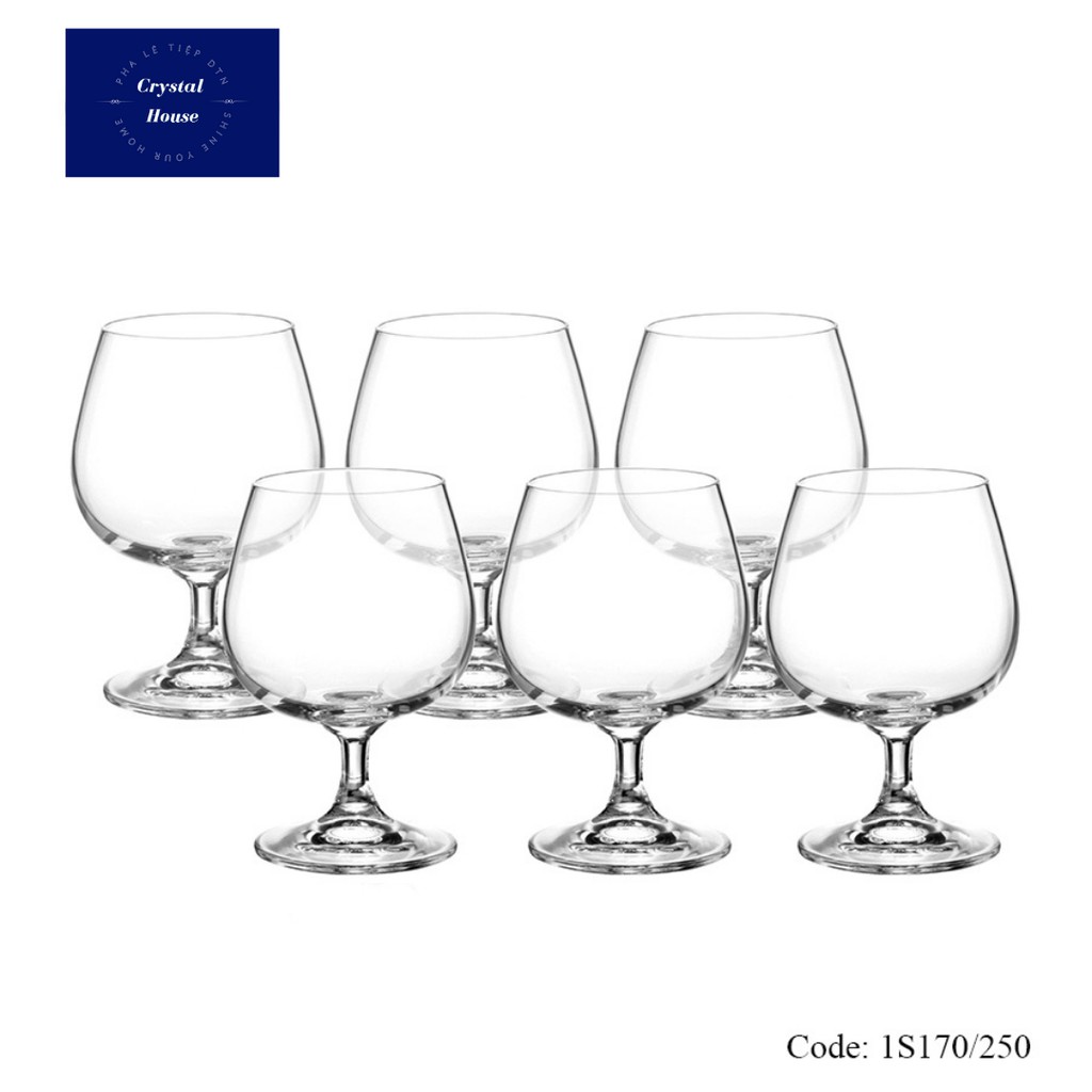 LY PHA LÊ TIỆP UỐNG RƯỢU COGNAC FALCO COGNAC