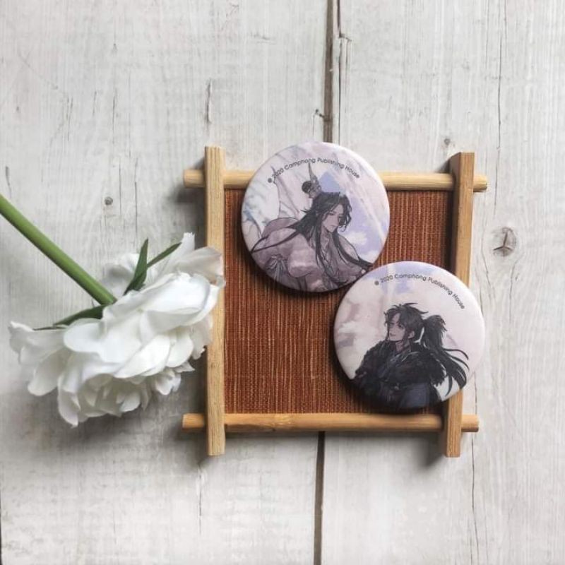 Cặp Huy Hiệu Husky Và Sư Tôn Mèo Trắng Của Hắn