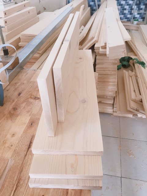 Tấm gỗ thông mới dài 120cm dày 2cm ( bào láng 4 mặt )