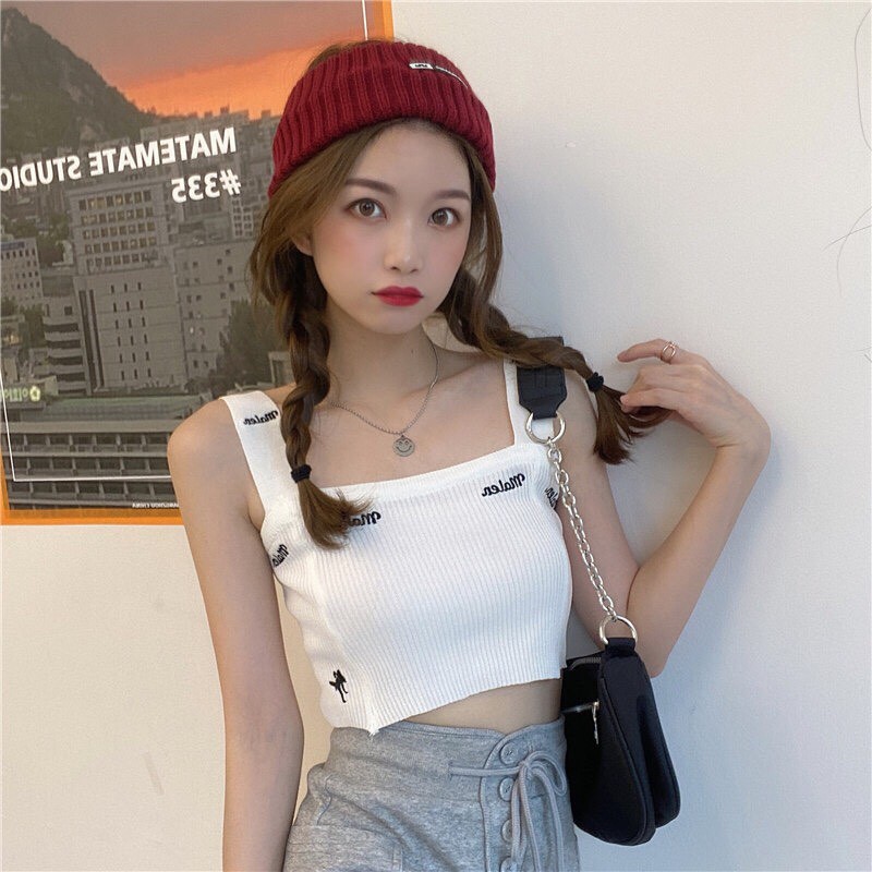 áo croptop hai dây dệt kim thêu chữ