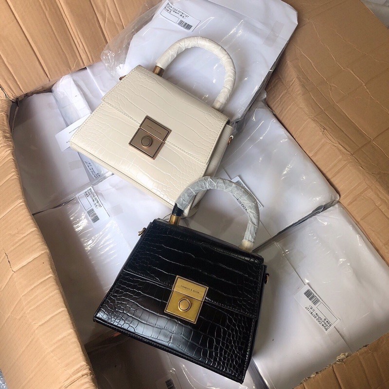 Túi quai xách đeo chéo Cnk tag vàng đồng