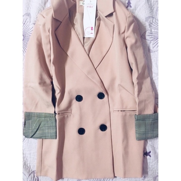 Áo Blazer cải tay 4 cúc trẻ trung